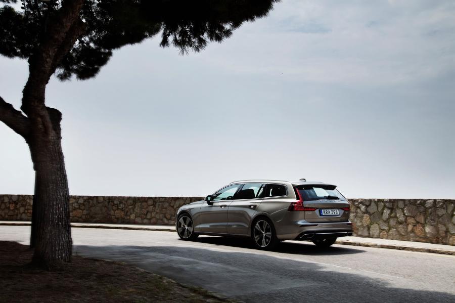  Volvo V60 T6 Inscription 2018 года  (WW) (фото 48 из 53)